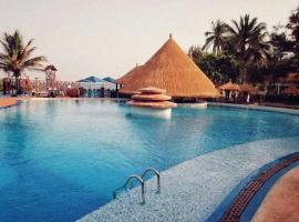 Senegambia Beach Hotel, hotel em Sere Kunda NDing