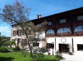 Chambres d'Hôtes La Noyeraie, hotel v destinaci Izeron