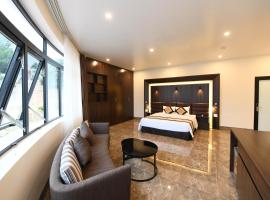 Starlight Boutique Hotel, hotel in Quang Ninh