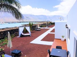 La Graciosa Camelia Beach Vistas Mar, ξενοδοχείο σε Caleta de Sebo