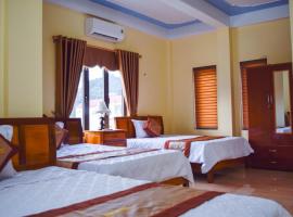 Phong Nha Orient Hotel, отель в городе Фонгня