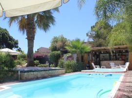 Palace Costa Del Sole, hotel v destinaci Villaggio San Leonardo