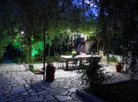 Garden Guesthouse，斯卡拉索提羅斯的家庭旅館