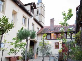 Wenkheimer Hof Ferienwohnung, apartment in Iphofen