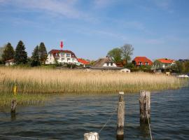 Ferienhaus Südblick am Yachthafen，布雷格的飯店