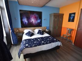 Hôtel De Calais – hotel w mieście Le Tréport