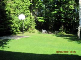 Sunny Birch Cottages, feriepark i Sauble Beach