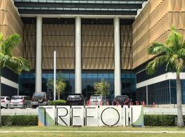 CozyStudio Trefoil Setia Alam, hotel with jacuzzis in Shah Alam