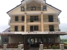 Hotel River