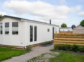 Zuiderzee-chalet 22, feriebolig ved stranden i Molkwerum