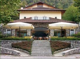Residence Antico Crotto, hotel v destinaci Porlezza