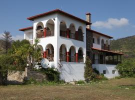 Villa Maria by RentalsPro - Ouranoupoli Halkidiki, hotell i Ouranoupoli