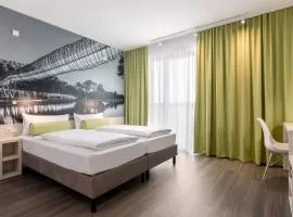 Super 8 by Wyndham Oberhausen am Centro