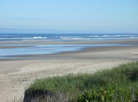 Silver Surf Motel: Yachats şehrinde bir otel