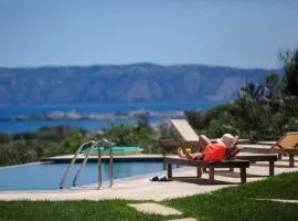 Agarathos Traditional Rooms - Pool - Kaliviani -On the road to Balos