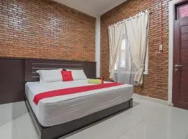 RedDoorz Plus near Cambridge City Square 2 Medan