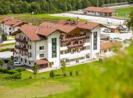 Hotel Bergkristall, hotell i Brenner