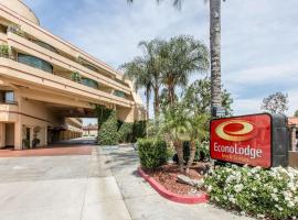 Econo Lodge Inn & Suites Riverside - Corona, pet-friendly hotel in Riverside