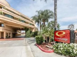 Econo Lodge Inn & Suites Riverside - Corona