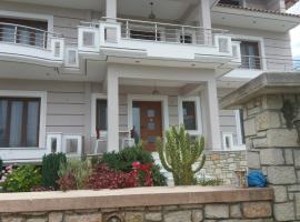 Spyridoula's Guest House, hotel in Himare