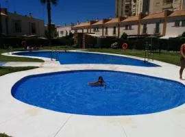 ESTUDIO CON PISCINA Y GARAJE A 100 Mtr DE LA PLAYA