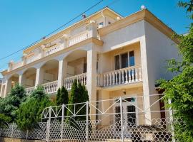 мини-отель Травертин, hotel v destinaci Illičivsk