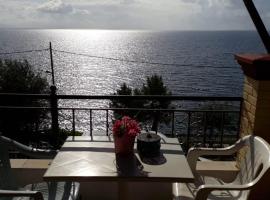 Sol e Mar Sea Side View Guesthouse, ξενοδοχείο στο Πέραμα