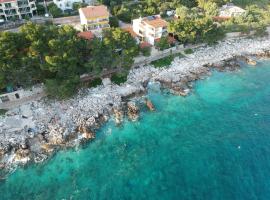 Apartments Dunja Hvar, three-star hotel in Ivan Dolac