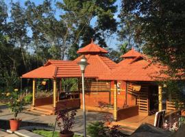 Great Hornbill Serviced Villa , Nilambur, hotel di Kālikāvu