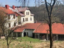 UniqHotel Český Šternberk, hotel v destinaci Český Šternberk