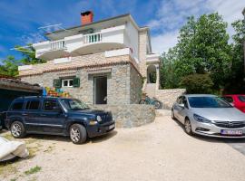 Apartments Zdenka, hotel in Lopar