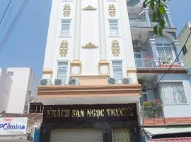 Khách sạn Ngọc Thương, hotel cerca de Aeropuerto de Phu Cat - UIH, Quy Nhon