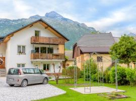 Apartmaji SLATENIK, hotel met parkeren in Bovec