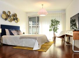 New loft with swimming pool at Parque das Nações!, Hotel in Lissabon