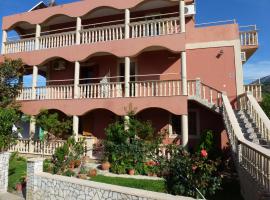 Marinos Studios at Lourdata village, hotel em Lourdhata