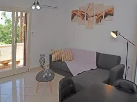 Little Yard Studios & Apartments #1