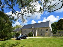 Cozy Holiday Home in Lantheuil with Garden, hotell med parkering i Lantheuil