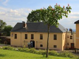 Pension und Gaststätte "Zur Brauschänke", hotel malapit sa Hohe Reuth Ski Lift, Schöneck