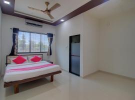 OYO 41473 Saanjwara Residency, hotel v destinaci Dāndepāda