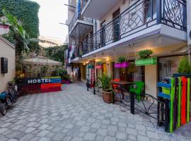 Batumi Surf Hostel, hotell i Batumi