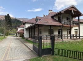 Zviazkivec, Hotel in Podgorodishche
