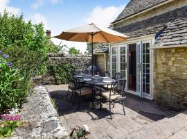 Cotswold Cottage, holiday home in Cirencester