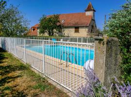 Holiday Home Le Pigeonnier by Interhome, cabaña en La Valade