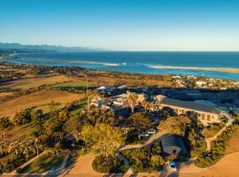 Sky Villa Boutique Hotel by Raw Africa Collection, hotel em Plettenberg Bay