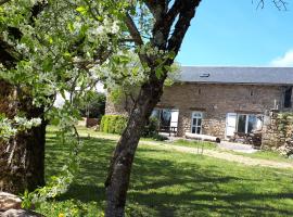 Gîte La Grange, hotel-fazenda em Saint-Laurent-dʼOlt