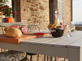 Country House, hotel in Monte San Savino