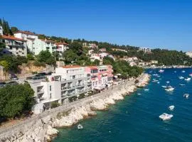 CARLET Apartment 10m from the sea
