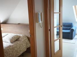 Ático centro Ribeira by Cristian&Tamara "alquileres", hotel in Ribeira