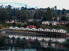 Cabanas Palafitos Dalmacia, hótel í Castro