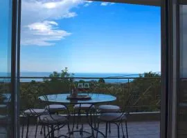 Luxurious Apartment With Sea & Mountain View